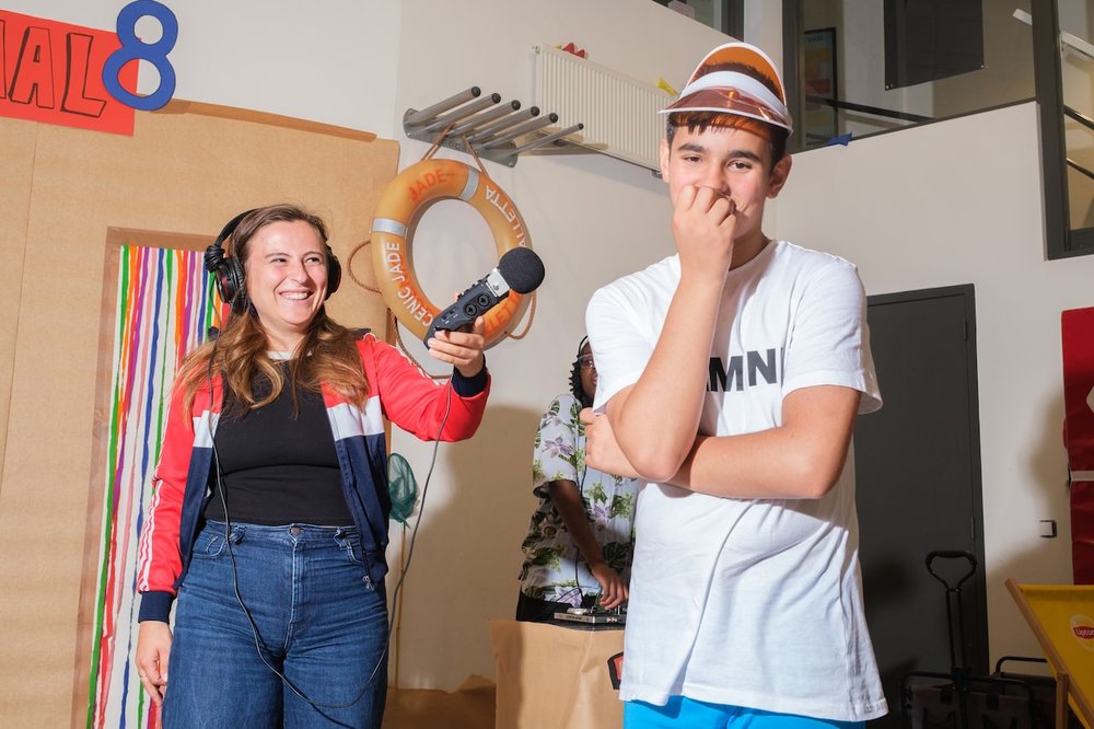 Sara de Monchy met leerling Yahya